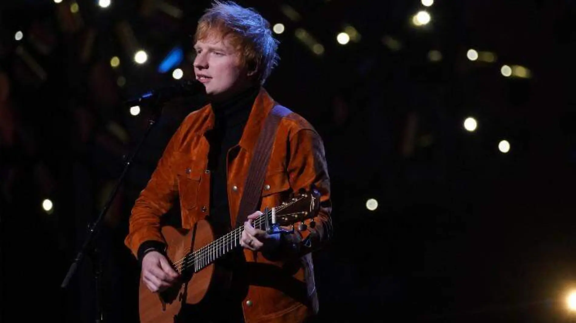 Ed Sheeran da positivo a Covid-19